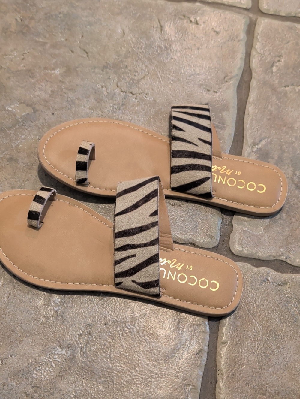 Coconuts by Matisse Zebra-Print Toe-Ring Slide Sandals - Beige/Black Size 7M